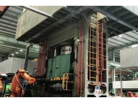 Pressa per idroformatura tubi CNC da 4000 tonnellate