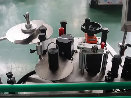 Etichettatrice automatica per prodotti rotondi