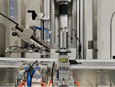 Tappatrice automatica a testa singola